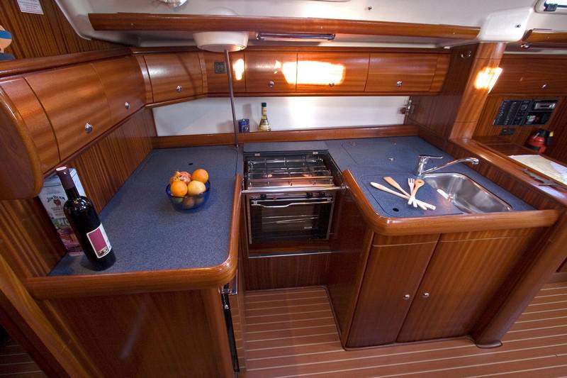 Book yachts online - sailboat - Bavaria 49 - SUTVID - rent