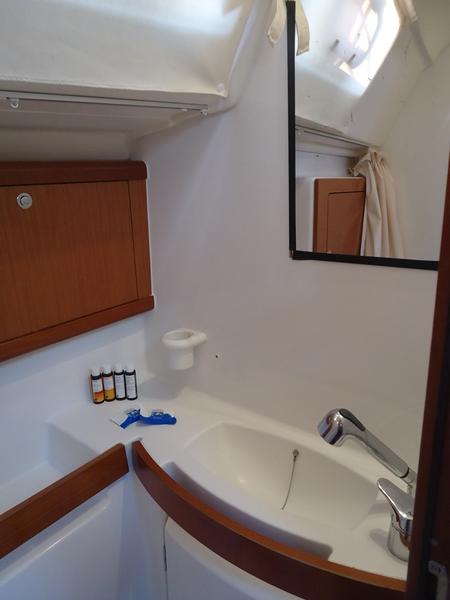 Book yachts online - sailboat - Oceanis 43 - Seven Seas - Refit 2020 - rent