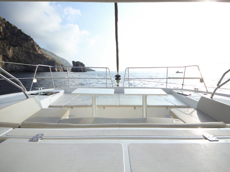 Book yachts online - catamaran - Bali 4.0 - Electra - rent