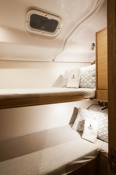 Book yachts online - sailboat - Elan Impression 45.1 - ESCAPE with A/C - rent