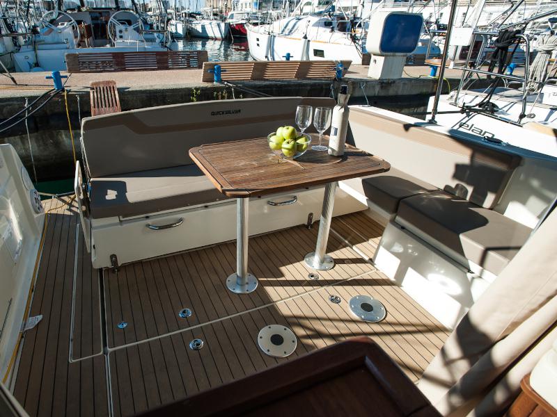Book yachts online - motorboat - Quicksilver 855 Weekend - Luka - A/C + GEN - rent