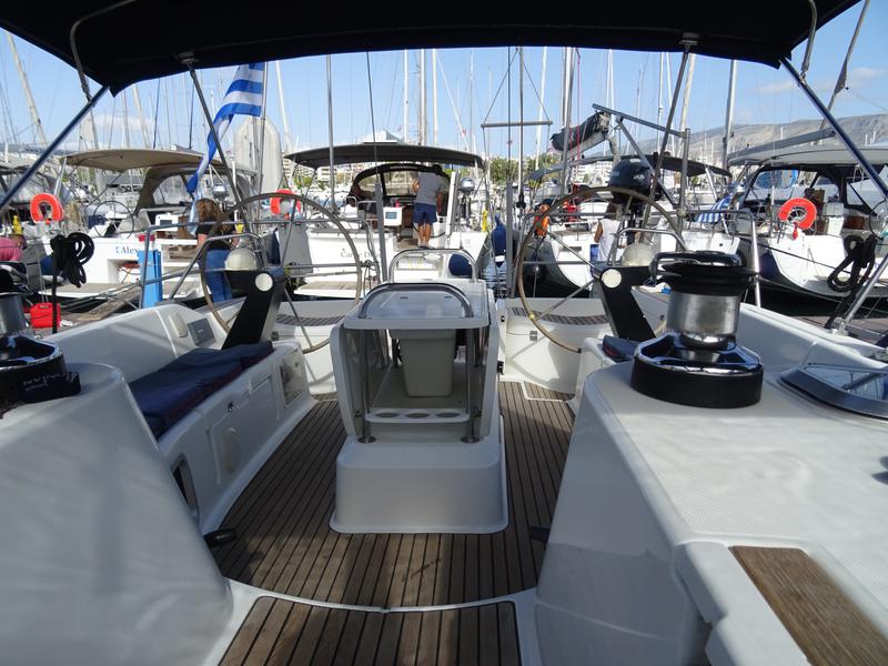 Book yachts online - sailboat - Sun Odyssey 49 - Captain Stathis/Refitted 2016 - rent
