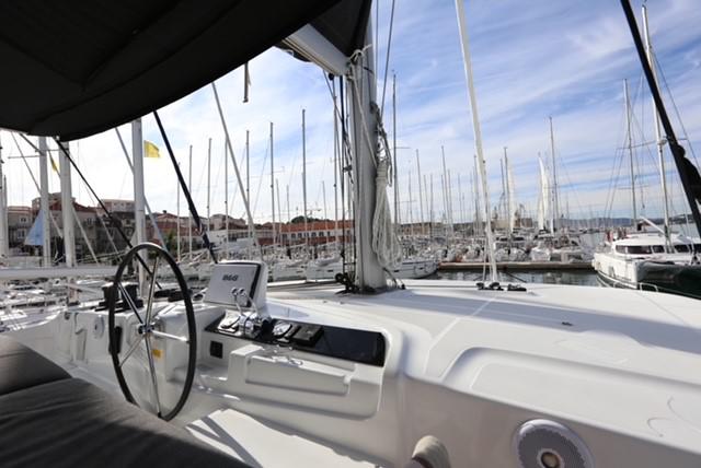 Book yachts online - catamaran - Lagoon 46 Fly - LADY POINT  - rent