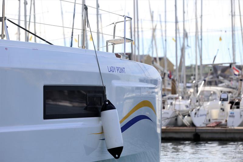 Book yachts online - catamaran - Lagoon 46 Fly - LADY POINT  - rent