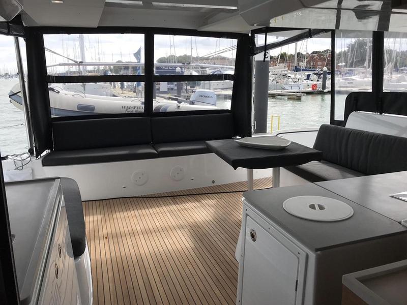 Book yachts online - catamaran - Lagoon 46 Fly - LADY POINT  - rent