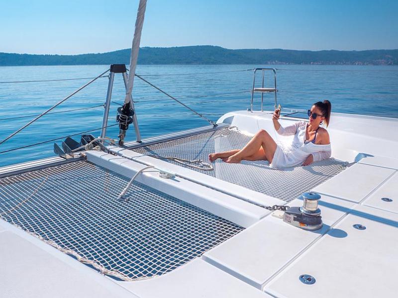 Book yachts online - catamaran - Lagoon 42 - SEA VOYAGER - CREWED - rent