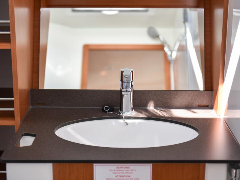 Book yachts online - sailboat - Bavaria Cruiser 41 - NIXIE - rent