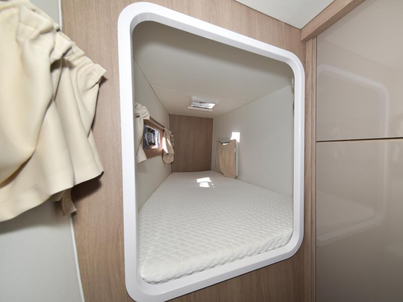 Book yachts online - catamaran - Aventura 34 - LAUREMI - rent