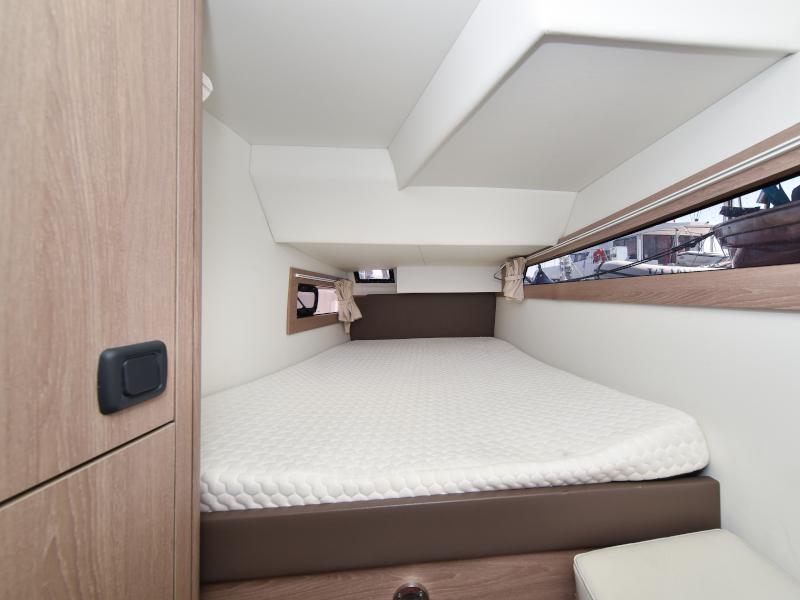 Book yachts online - catamaran - Aventura 34 - LAUREMI - rent