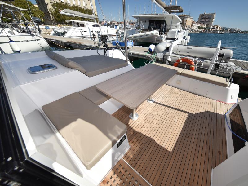 Book yachts online - catamaran - Aventura 34 - LAUREMI - rent