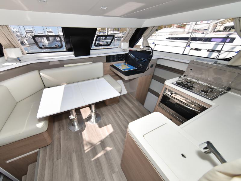 Book yachts online - catamaran - Aventura 34 - LAUREMI - rent