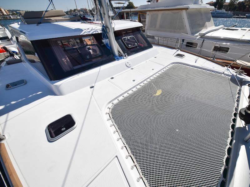 Book yachts online - catamaran - Aventura 34 - LAUREMI - rent