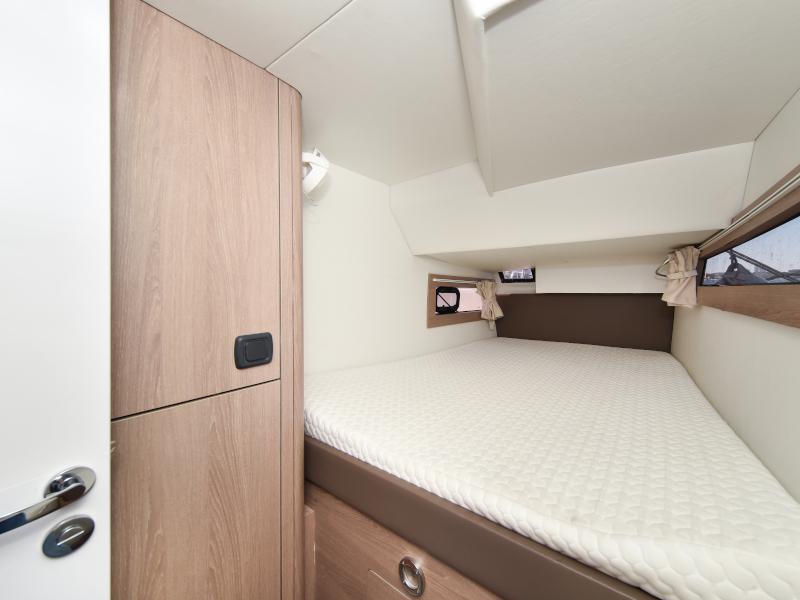Book yachts online - catamaran - Aventura 34 - LAUREMI - rent
