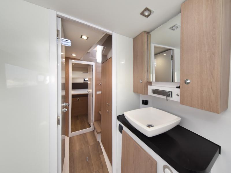 Book yachts online - catamaran - Aventura 34 - LAUREMI - rent