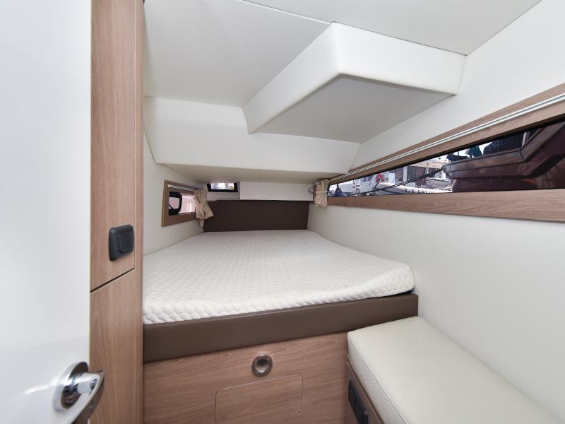 Book yachts online - catamaran - Aventura 34 - LAUREMI - rent