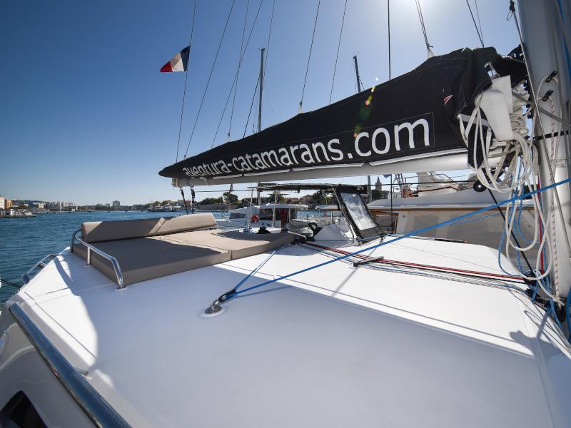 Book yachts online - catamaran - Aventura 34 - LAUREMI - rent