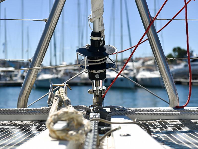 Book yachts online - catamaran - Lagoon 520 Flybridge - Largo Winch - rent
