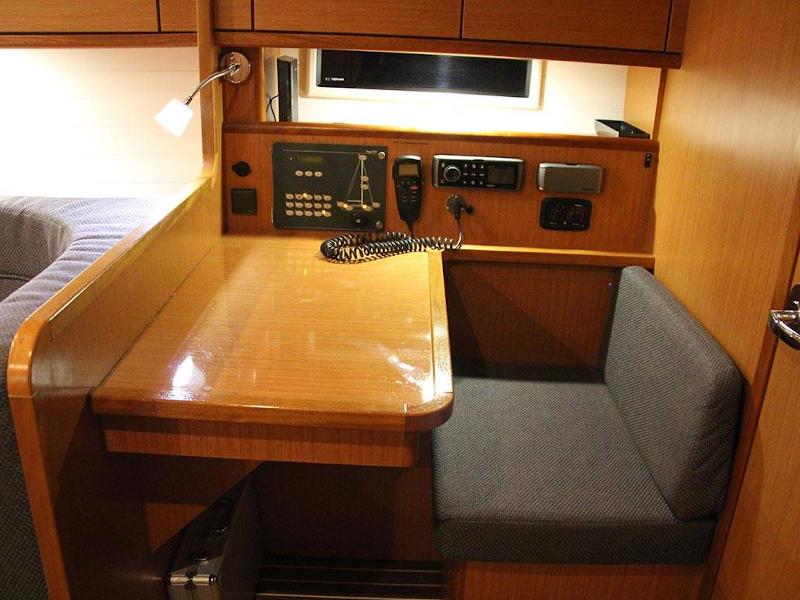 Book yachts online - sailboat - Bavaria Cruiser 41 - CHILL BILL - rent