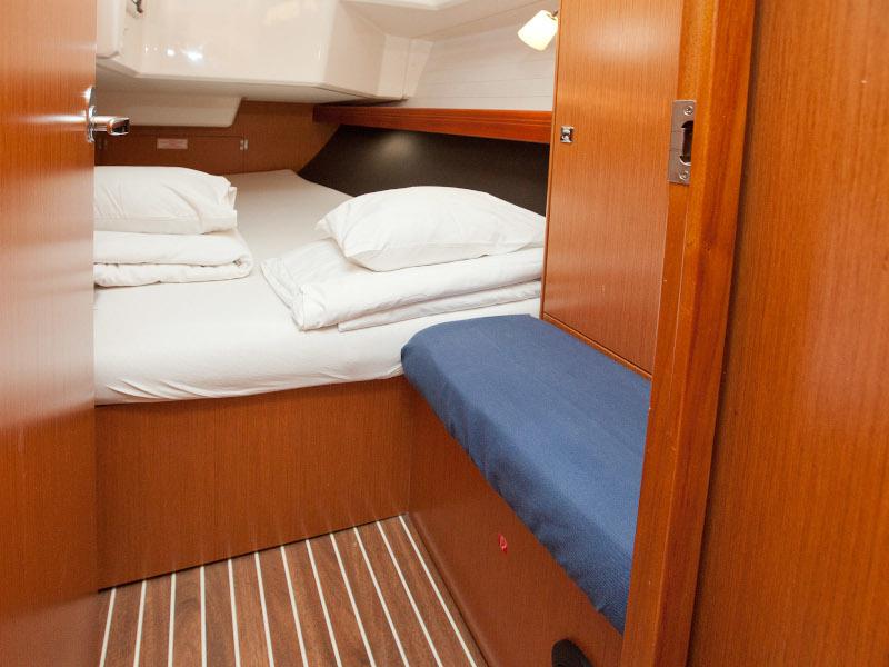 Book yachts online - sailboat - Bavaria Cruiser 37 - MARIJA - rent