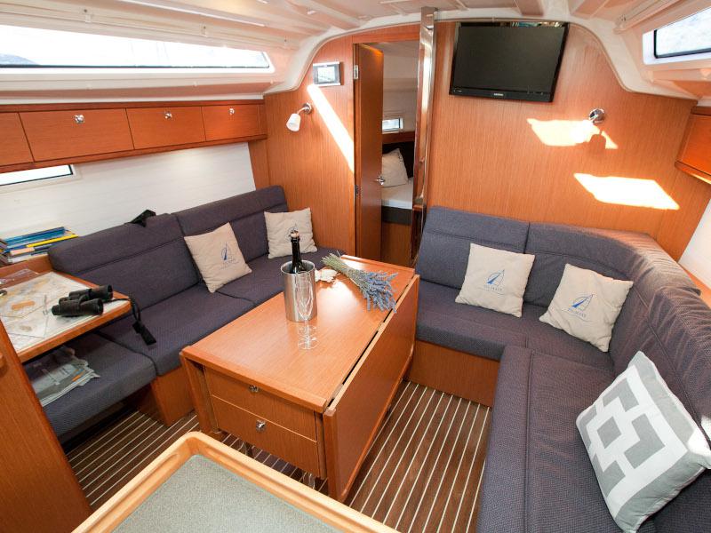 Book yachts online - sailboat - Bavaria Cruiser 37 - GOSPOJA  - rent