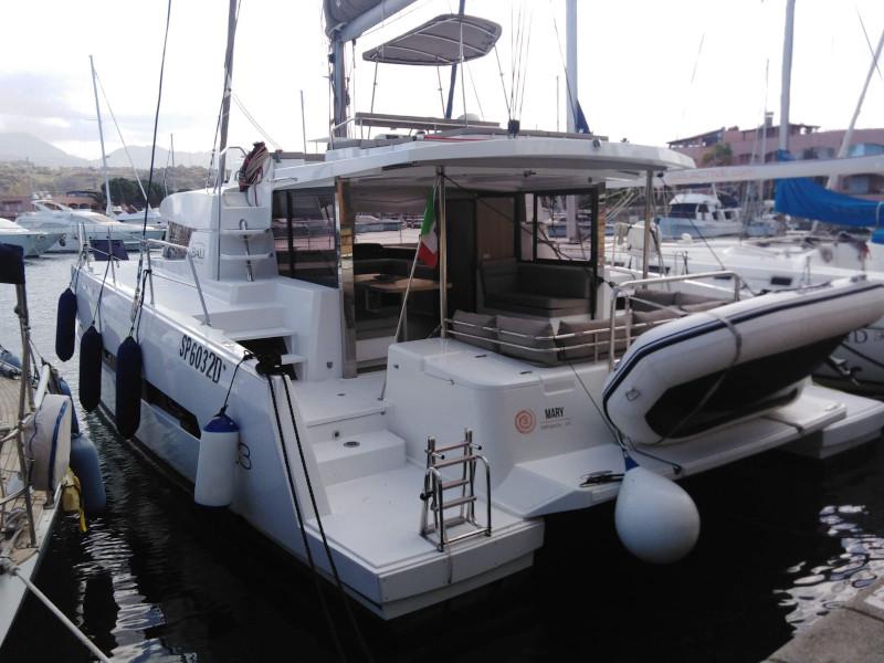 Book yachts online - catamaran - Bali 4.3 - Mary - rent