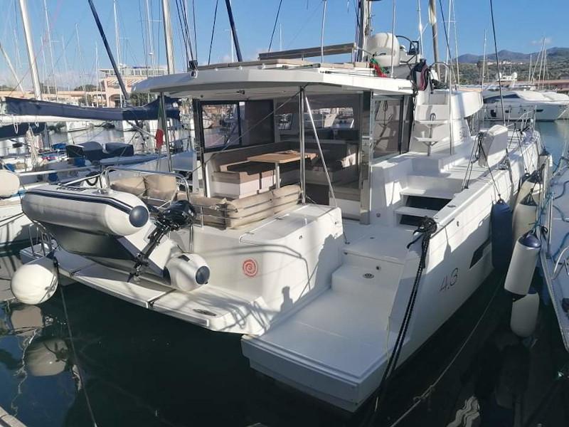 Book yachts online - catamaran - Bali 4.3 - Mary - rent