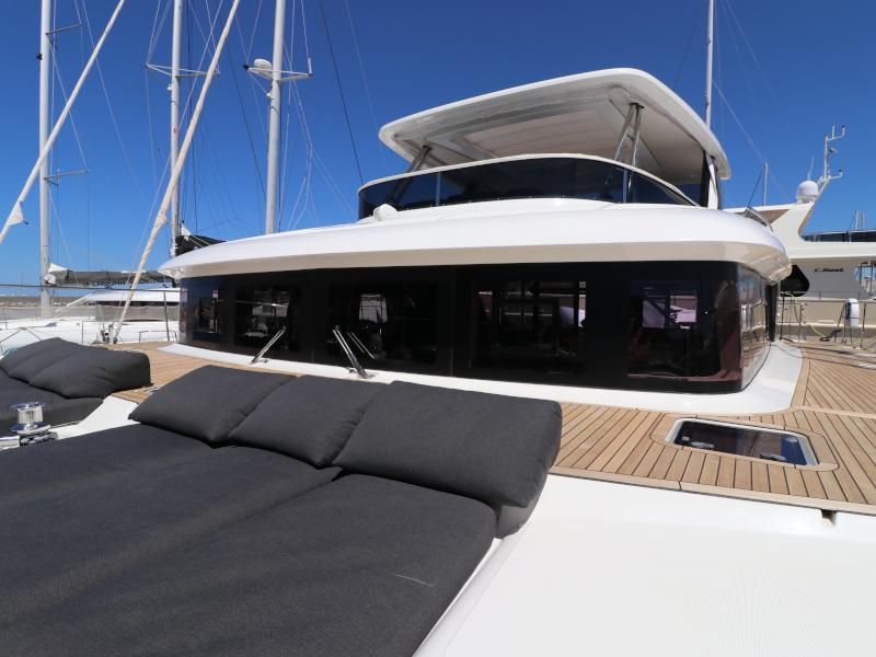 Book yachts online - powercatamaran - Lagoon 630 - Dragò - rent