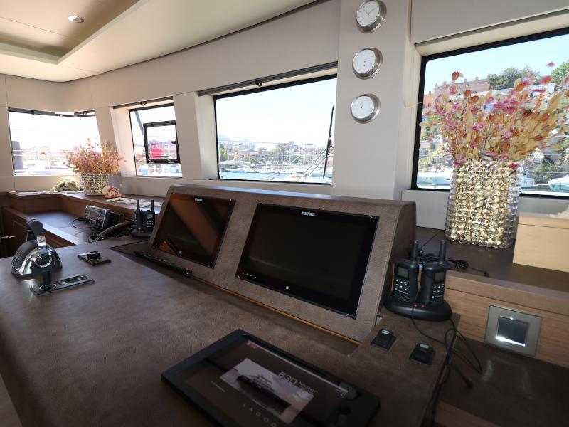 Book yachts online - powercatamaran - Lagoon 630 - Dragò - rent