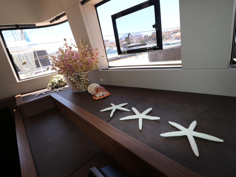 Book yachts online - powercatamaran - Lagoon 630 - Dragò - rent
