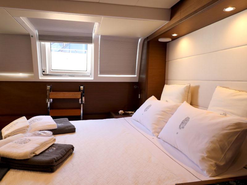 Book yachts online - powercatamaran - Lagoon 630 - Dragò - rent