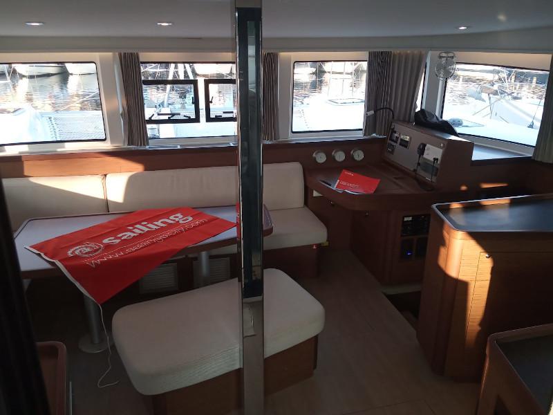Book yachts online - catamaran - Lagoon 42 (4+2)  A/C - WM- Gen - Memi  - rent