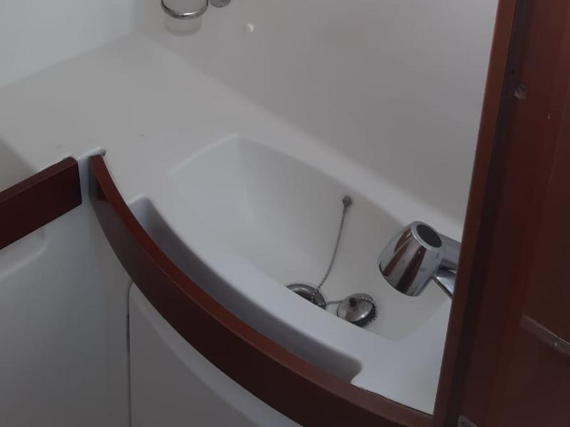 Book yachts online - catamaran - Lagoon 42 (4+2)  A/C - WM- Gen - Lux - rent