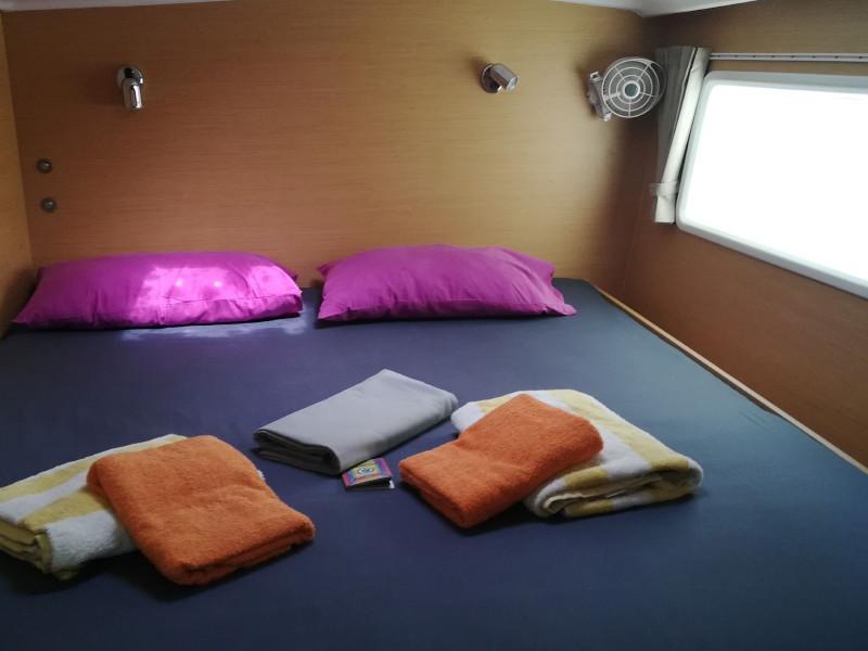 Book yachts online - catamaran - Lagoon 380 S2 - Only More One - rent