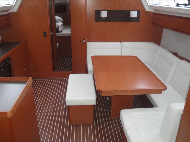 Book yachts online - sailboat - Bavaria Cruiser 46 (8+2 berths) - Giulia - rent