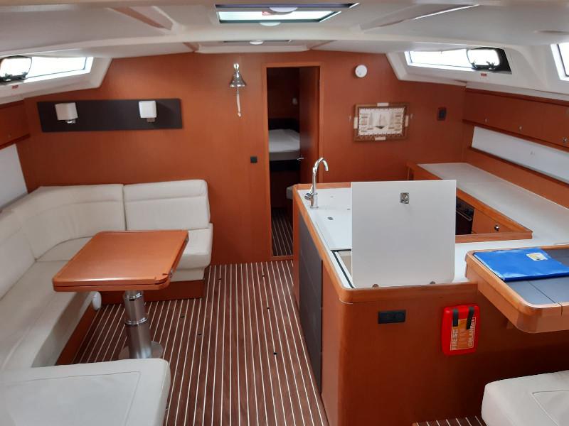 Book yachts online - sailboat - Bavaria Cruiser 56 - Dignity - rent