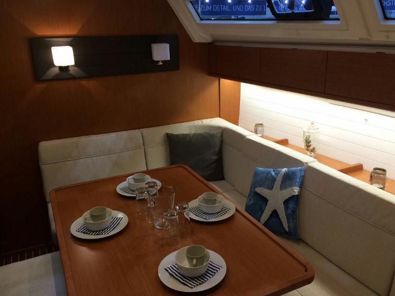 Book yachts online - sailboat - Bavaria Cruiser 46 (8+2 berths) - Vittoria - rent