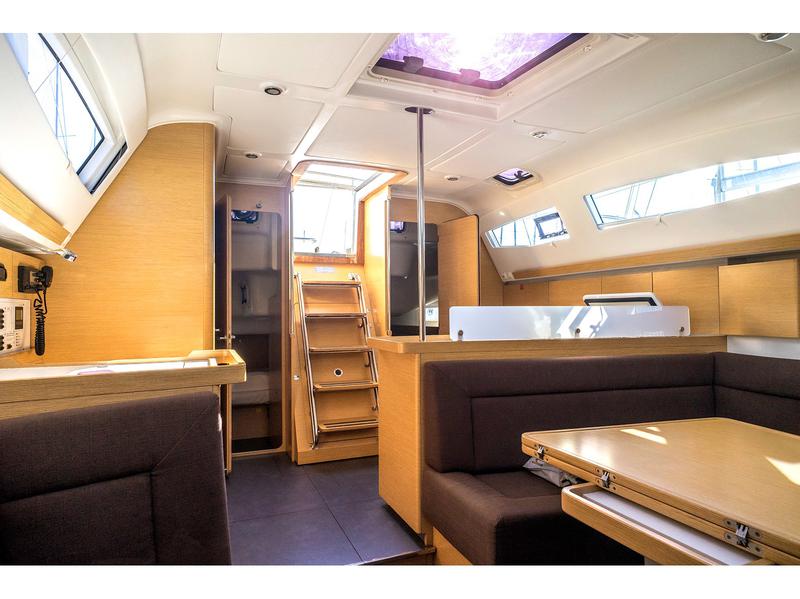 Book yachts online - sailboat - Elan 45 Impression - Alexe II - rent