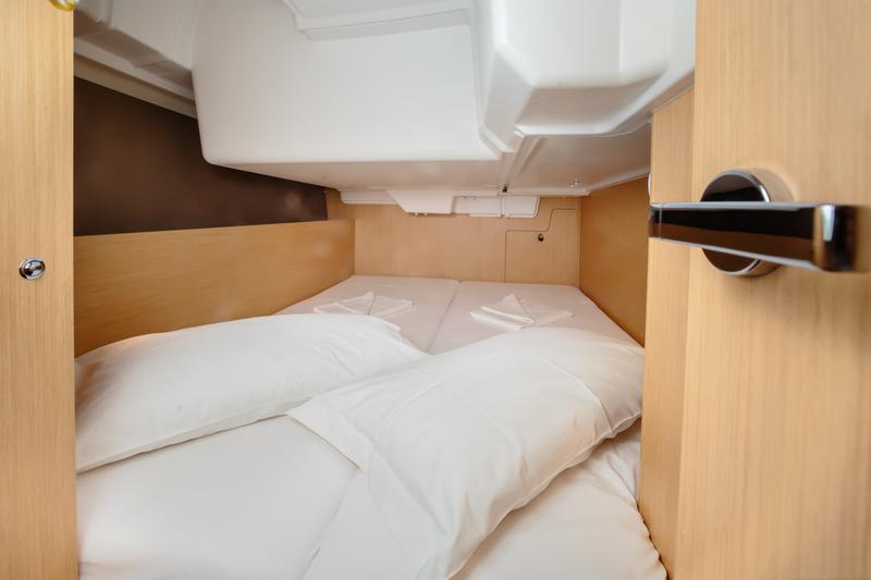 Book yachts online - sailboat - Oceanis 35.1 - Il Moro di Lamezia - Comfort line - rent