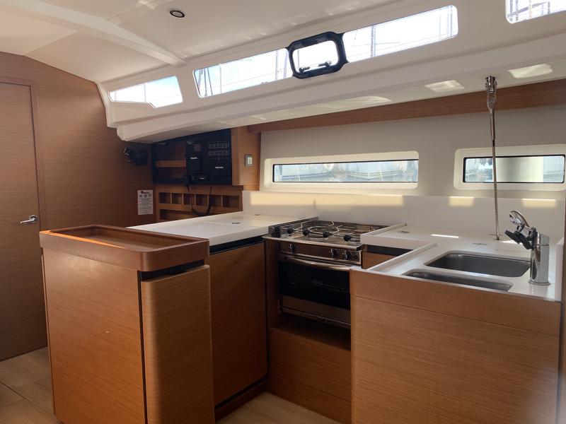 Book yachts online - sailboat - Sun Odyssey 440 - Olympia - rent