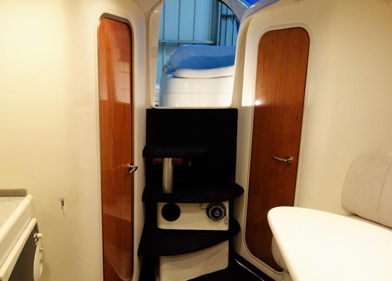 Book yachts online - motorboat - Cranchi Zaffiro 34 - Alisahni - rent