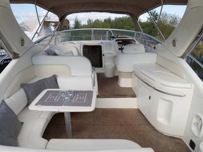 Book yachts online - motorboat - Cranchi Zaffiro 34 - Alisahni - rent