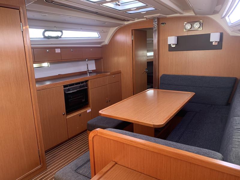 Book yachts online - sailboat - Bavaria Cruiser 41 Erato - Erato - rent