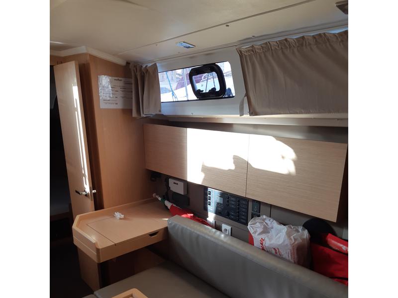 Book yachts online - sailboat - Oceanis 35.1 - Arete - rent