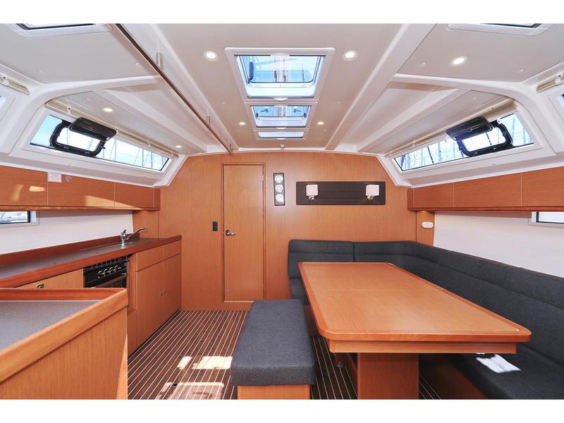 Book yachts online - sailboat - Bavaria Cruiser 46 - Angel - rent