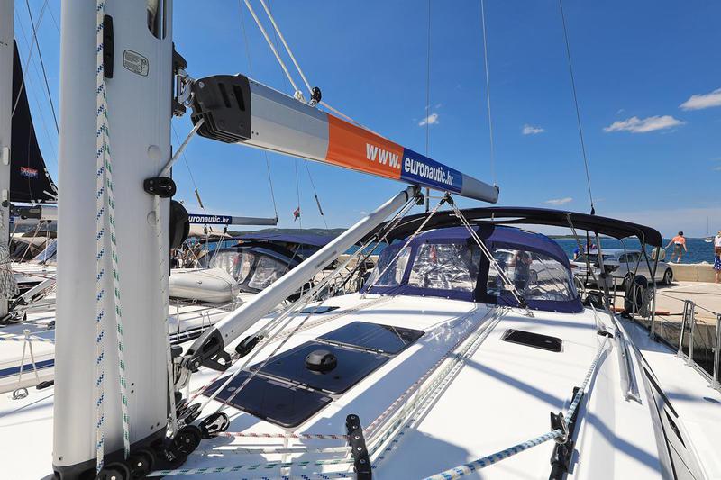 Book yachts online - sailboat - Bavaria Cruiser 46 - Angel - rent