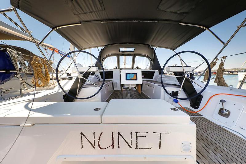 Book yachts online - sailboat - Dufour 390 Grand Large - Nunet - rent