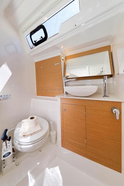 Book yachts online - sailboat - Dufour 390 Grand Large - Nunet - rent