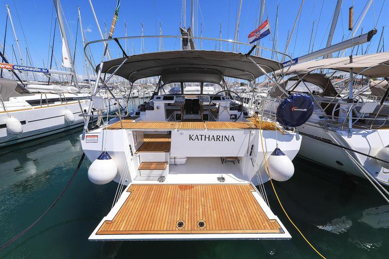 Book yachts online - sailboat - Bavaria C45 Style - Katharina - rent