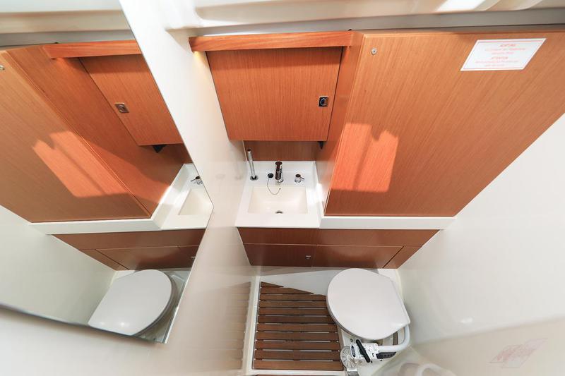Book yachts online - sailboat - Bavaria C45 Style - Katharina - rent