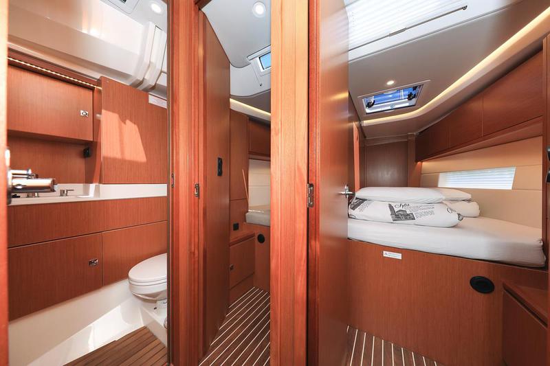 Book yachts online - sailboat - Bavaria C45 Style - Katharina - rent
